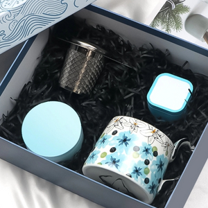 Summer medium-sized gift box
