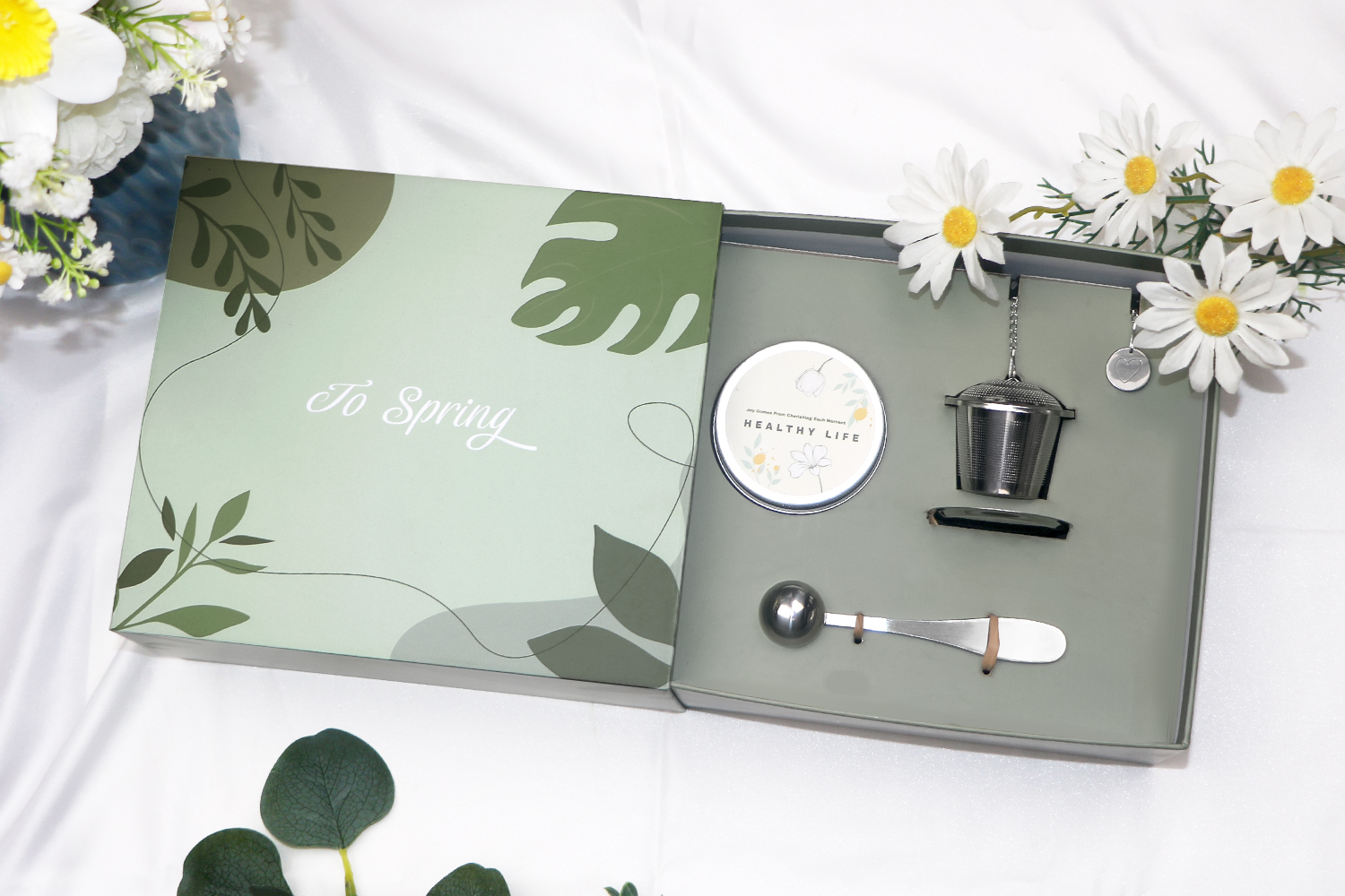 Spring-themed-small-gift-box