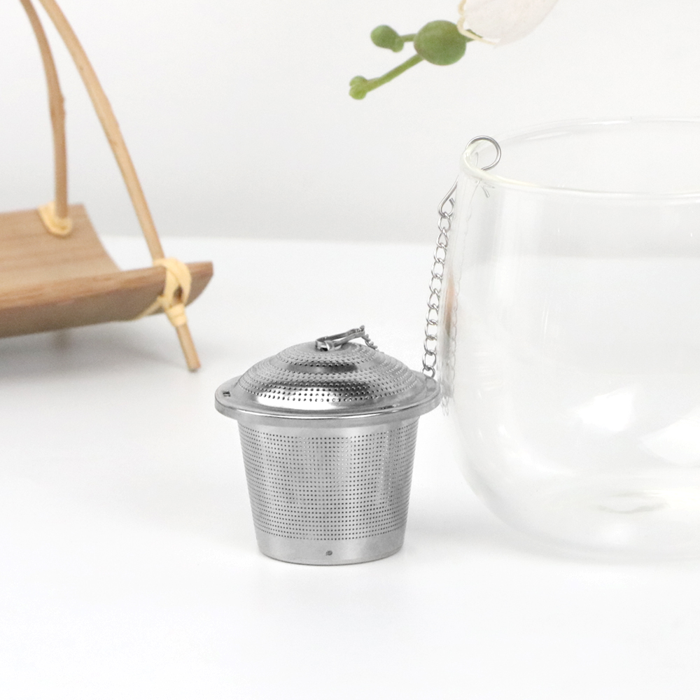 Basket tea infuser with chain