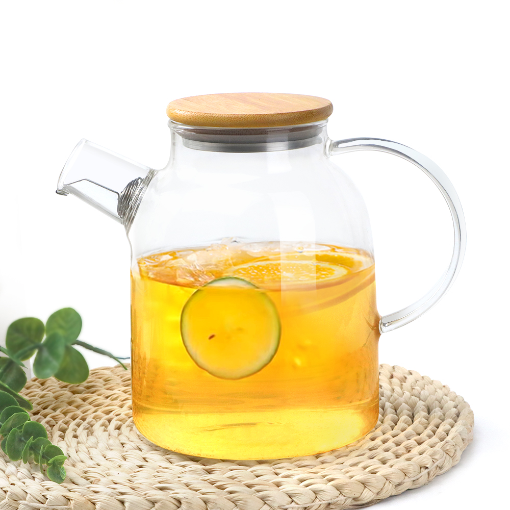 Glass pot with wooden lid