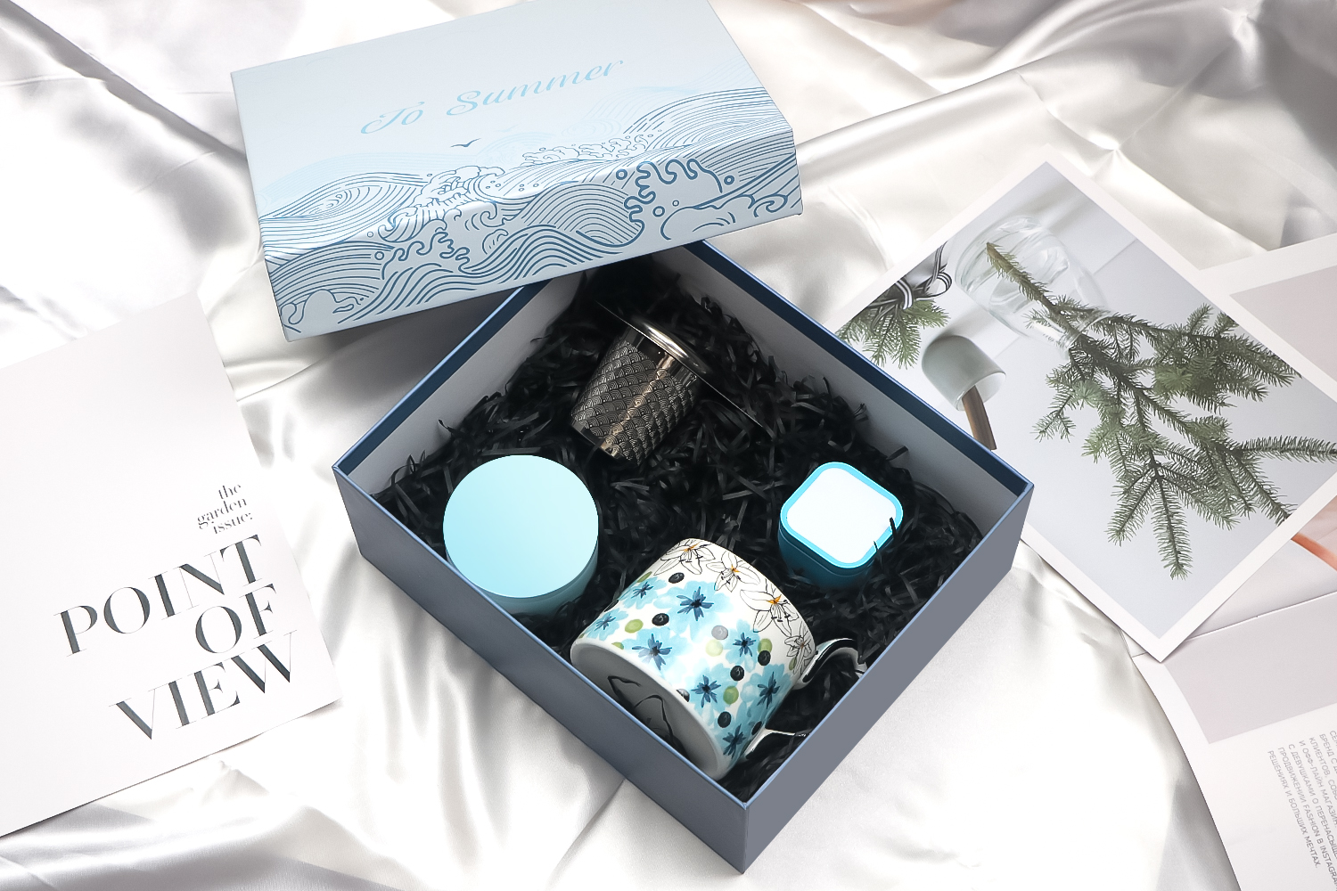 Summer medium-sized gift box