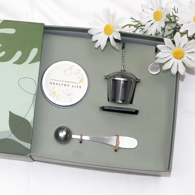 Spring-themed-small-gift-box