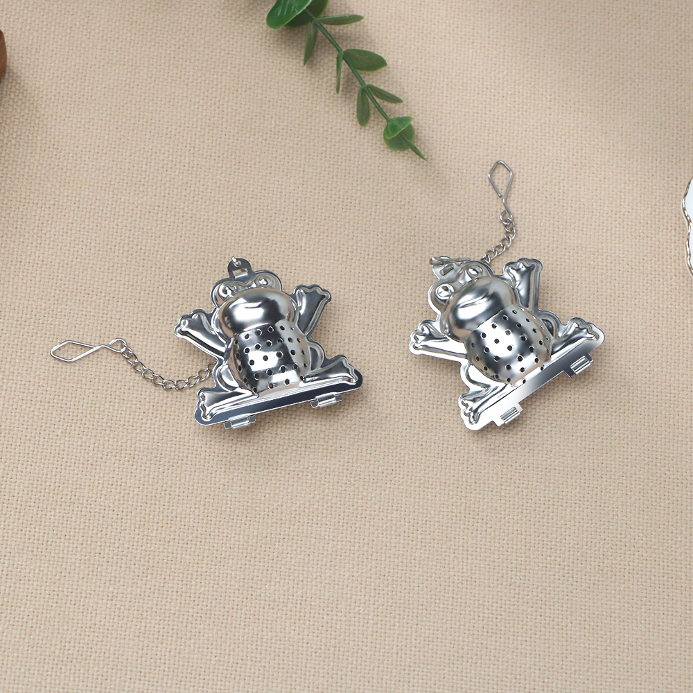 Frog shaped tea infuser with chain