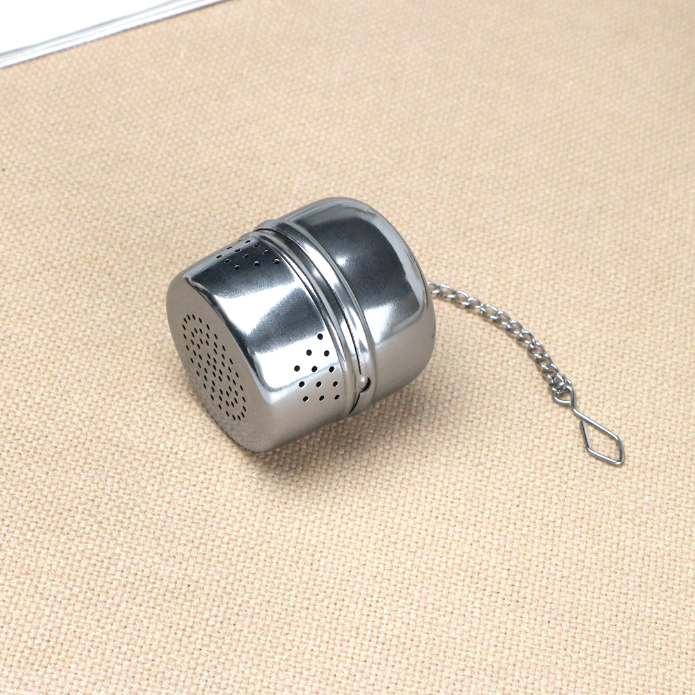 Cylindrical tea infuser with chain