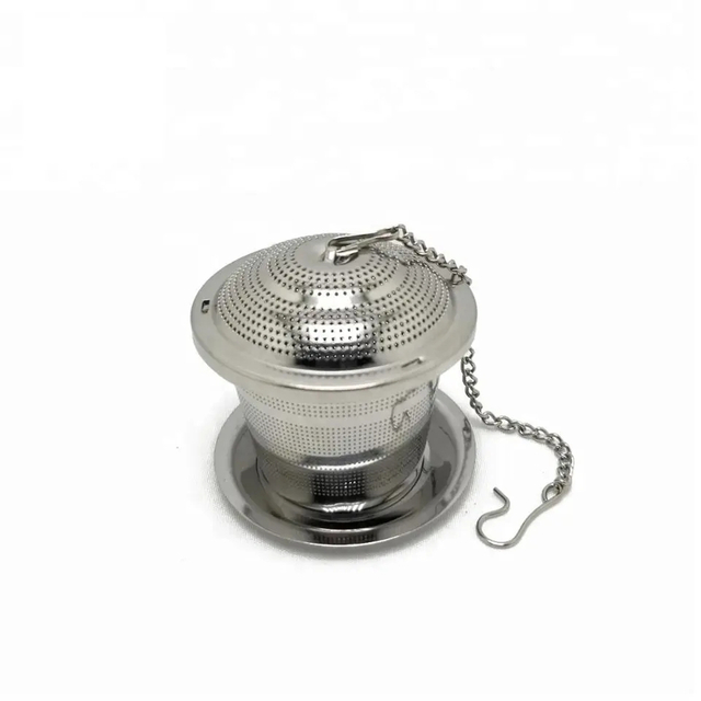 Basket tea infuser with chain