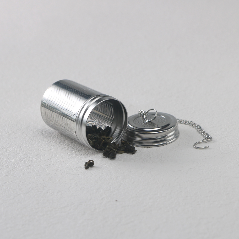 Basket shape tea infuser with chain