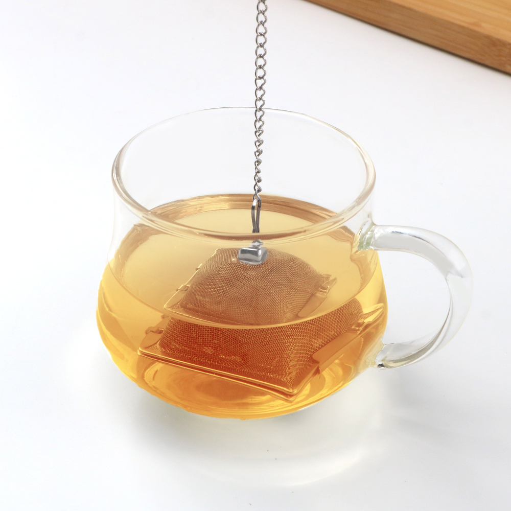 Pyramid shape tea infuser